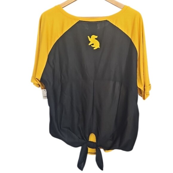 Hufflepuff Hogwarts Tie Back Athletic Tee Sz 2x Yellow Black Split Color NWT - Picture 2 of 16
